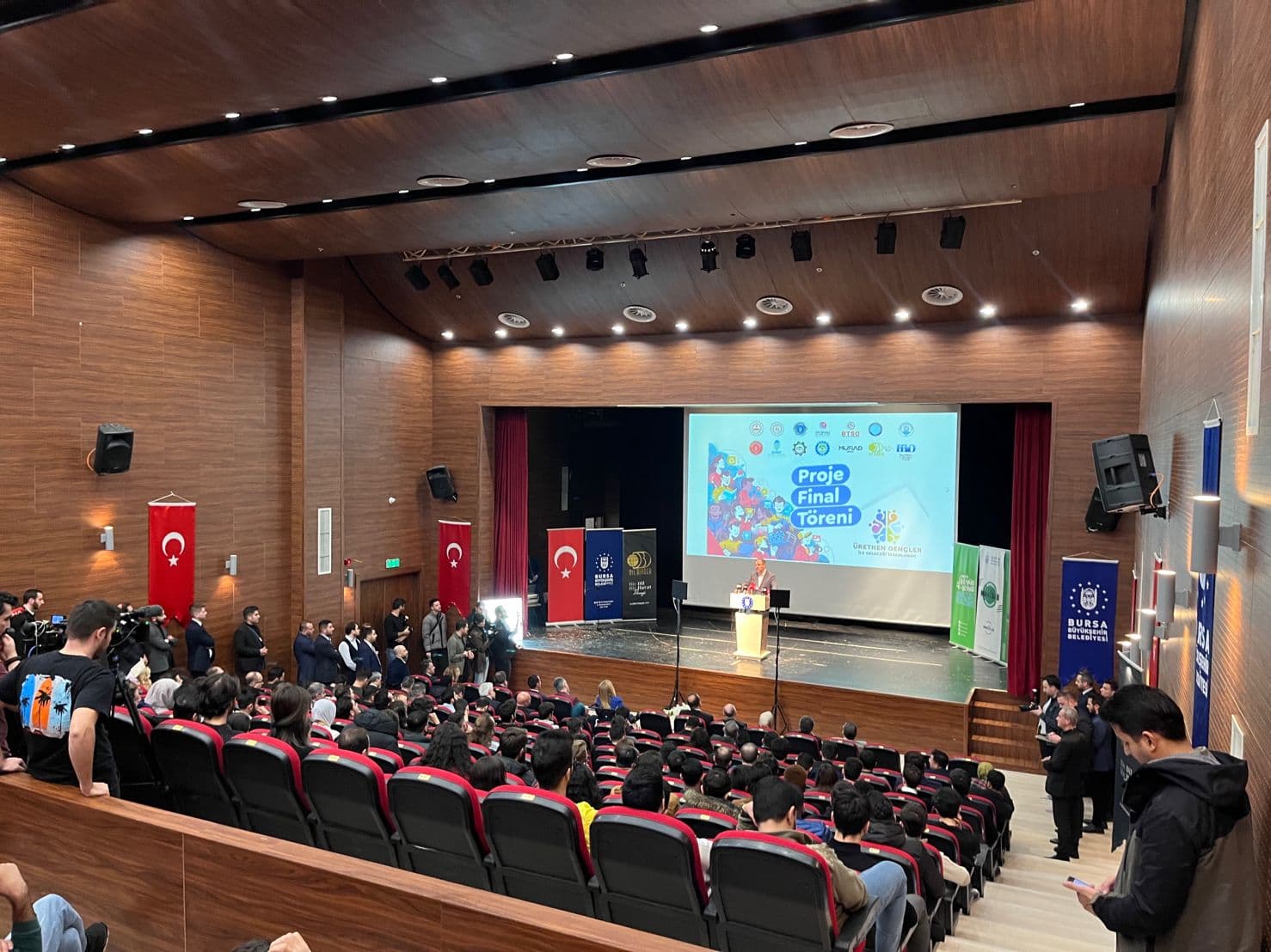 Avrupa Girişim Derneği, "Üretken Gençler ile Geleceği Tasarlamak" Projesinde Gençlerle Buluştu